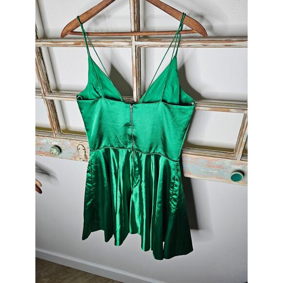 Sherri Hill Spaghetti Strap V-neck Satin Festive Mini Dress Ladies size 10 - Picture 11 of 12